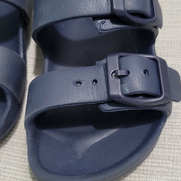 Sandals - Picture 2 of 5